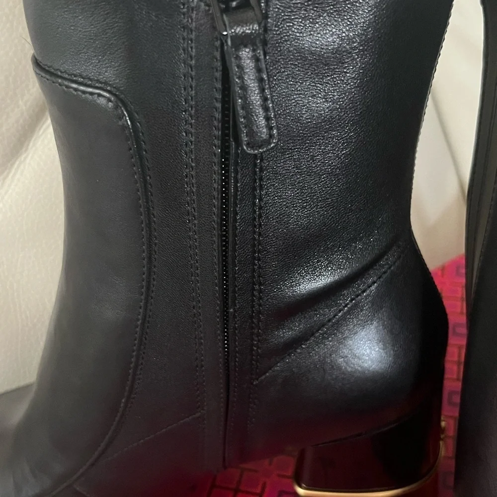Boots - Picture 7 of 8